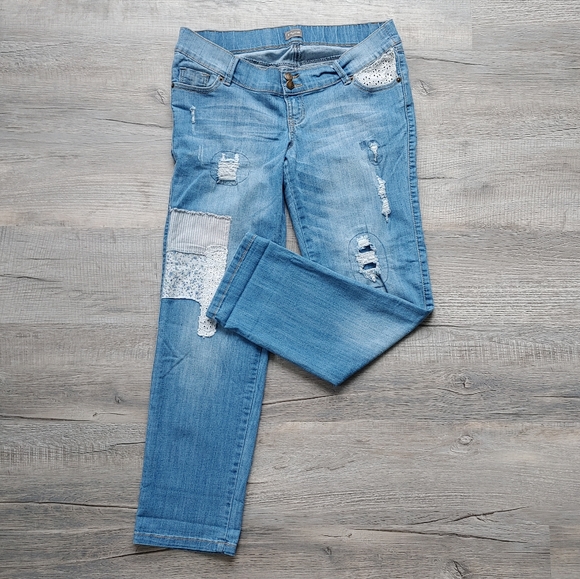Thyme | distressed jeans